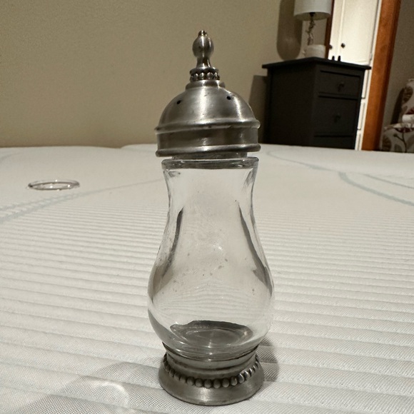 Southern Living at Home Astoria Collection Glass Salt Pepper Shakers - Picture 2 of 8